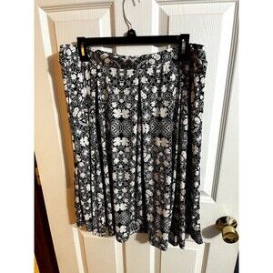 Lularoe floral print skirt / Size 2XL